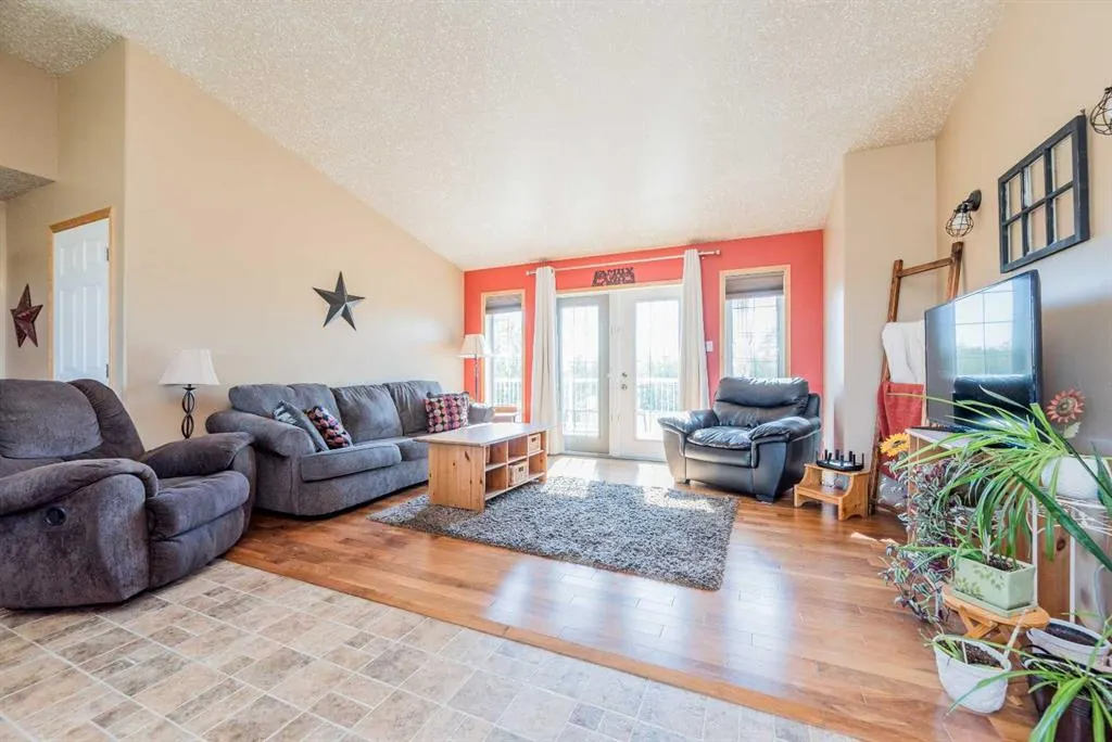 734082B Range  Road 51