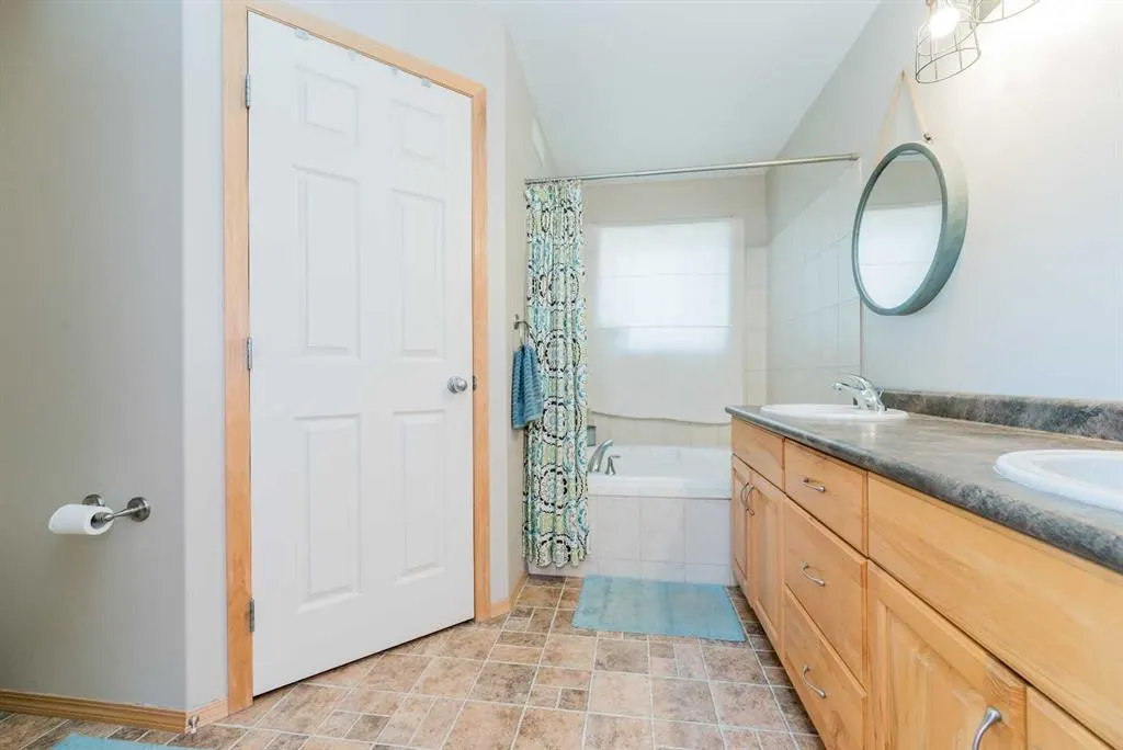 734082B Range  Road 51