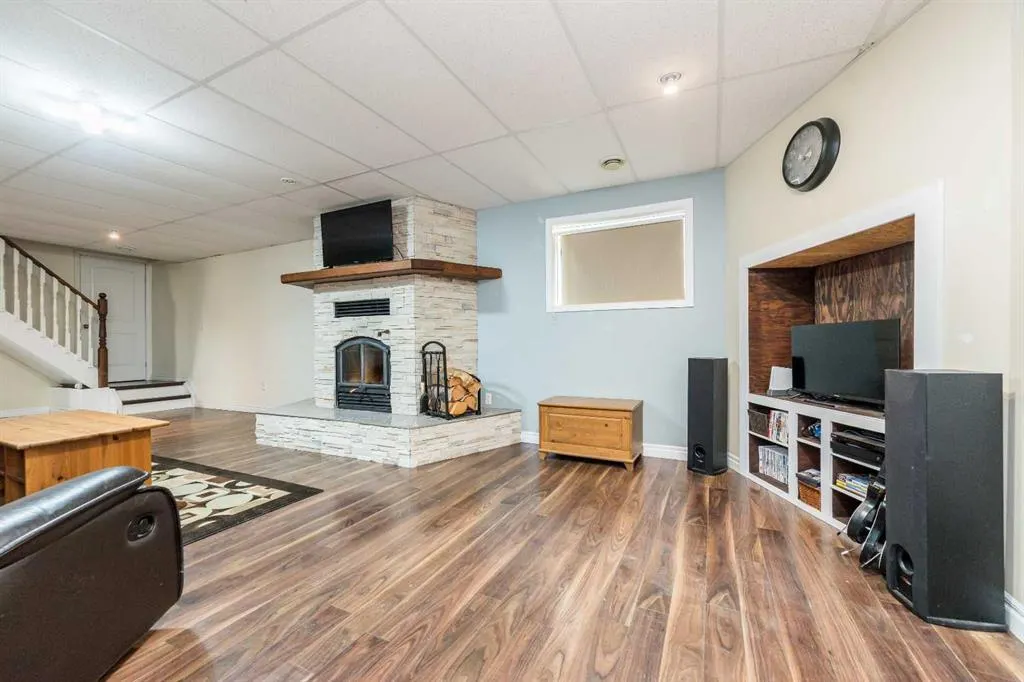 734082B Range  Road 51