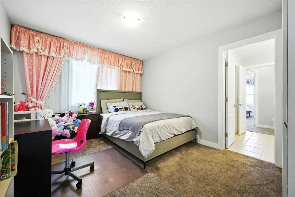 243 Evansfield Way NW