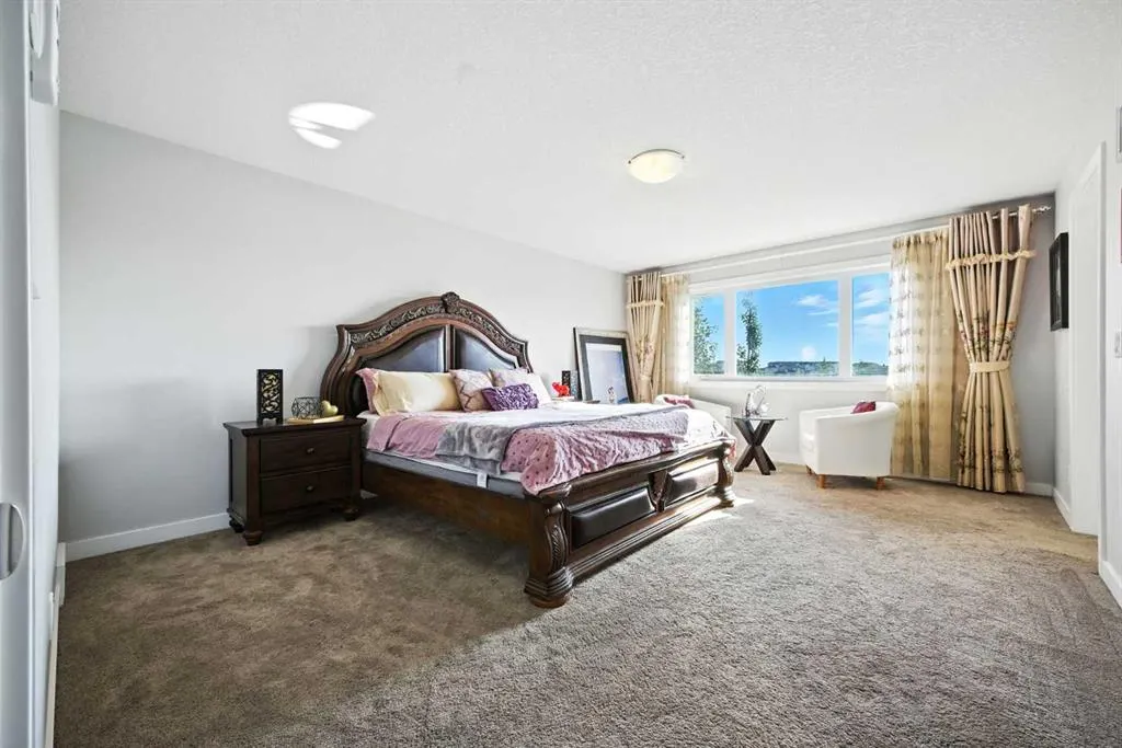 243 Evansfield Way NW