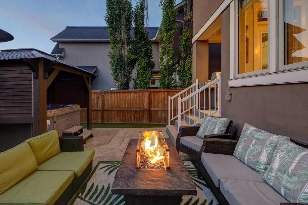 1138 Coopers Drive SW
