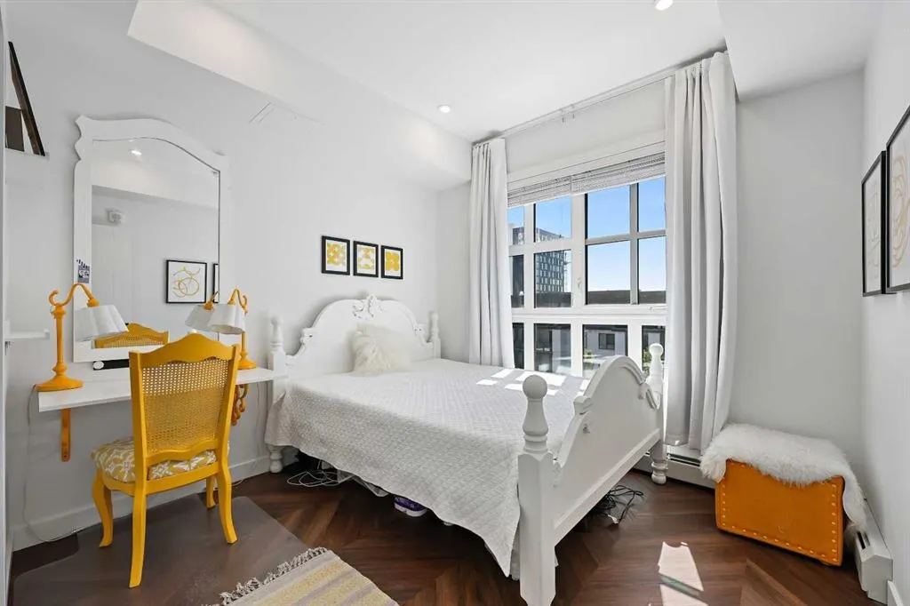 4275 Norford Avenue NW, #421