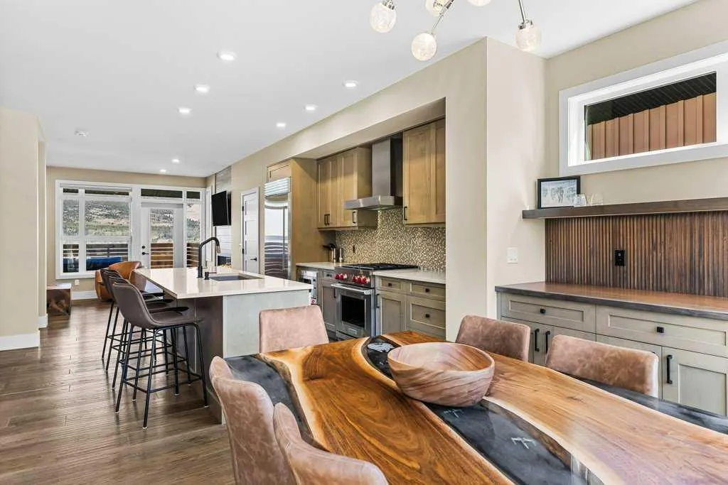 213 Riva Heights