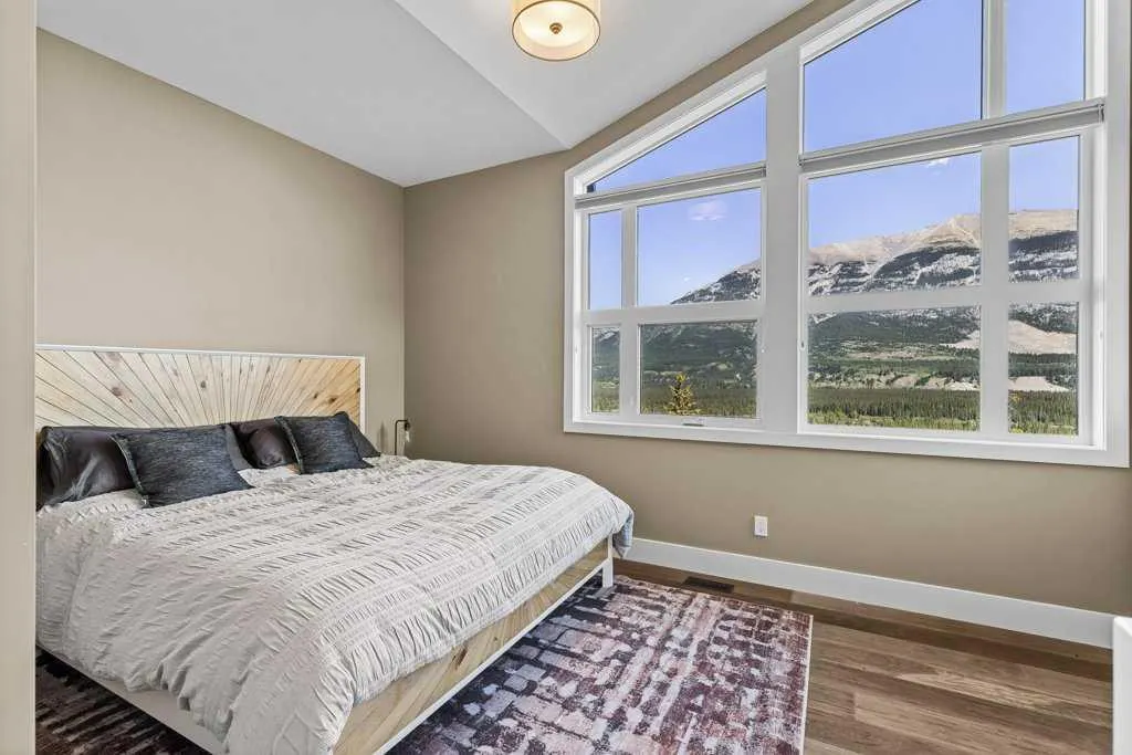 213 Riva Heights
