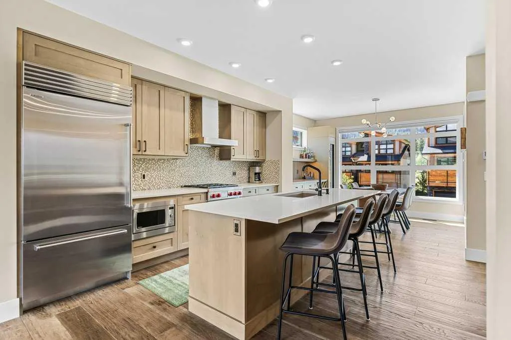 213 Riva Heights