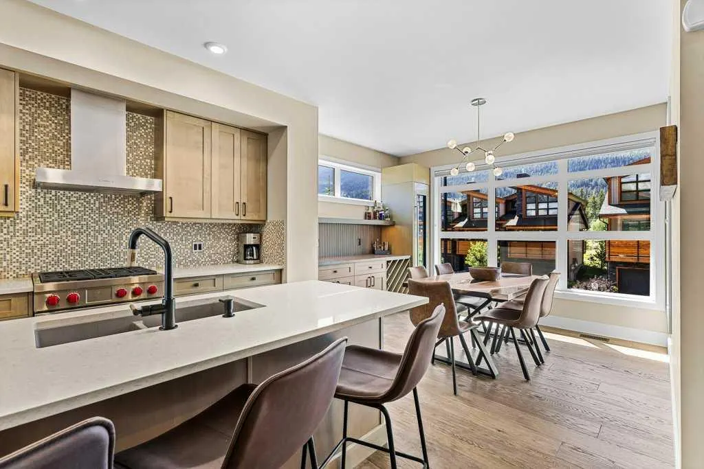 213 Riva Heights