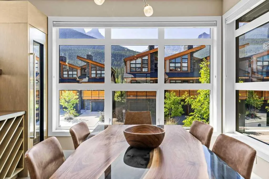 213 Riva Heights