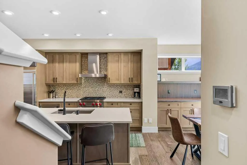 213 Riva Heights