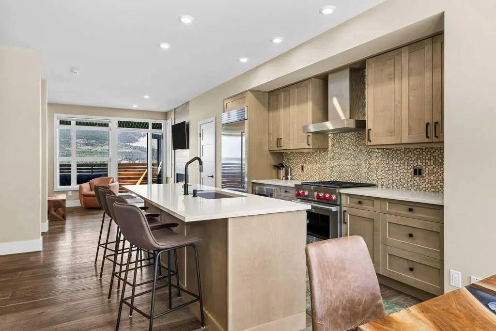 213 Riva Heights