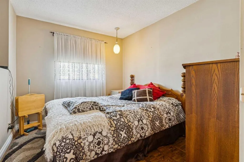 483 Cedarpark Drive SW