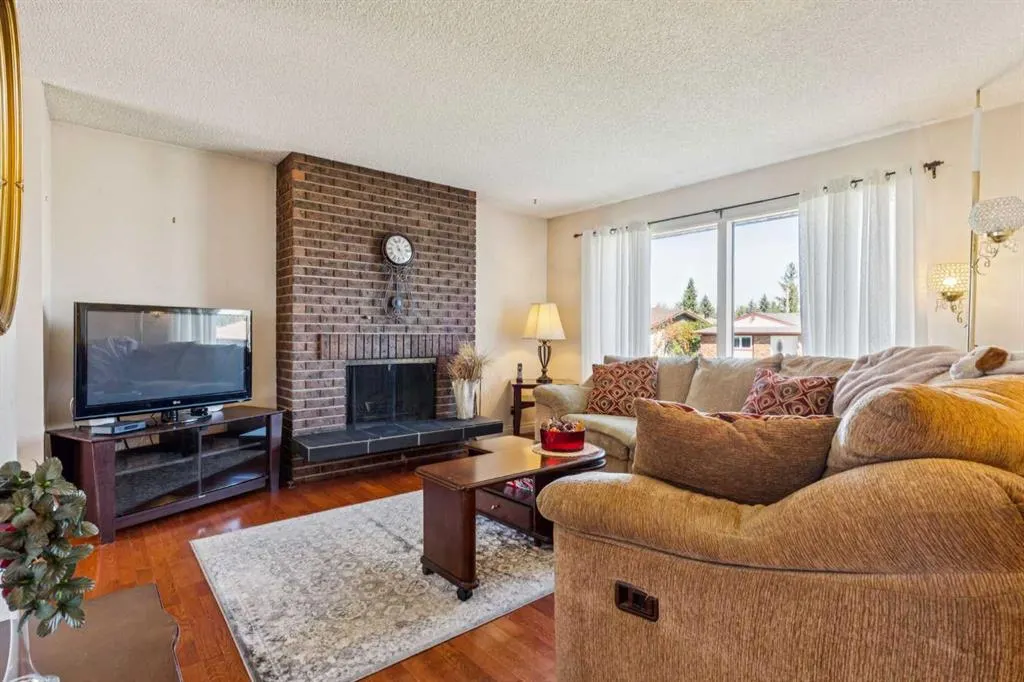 483 Cedarpark Drive SW