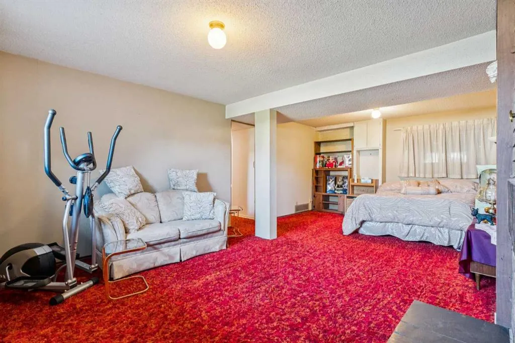 483 Cedarpark Drive SW