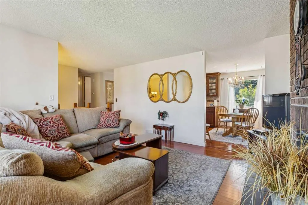 483 Cedarpark Drive SW