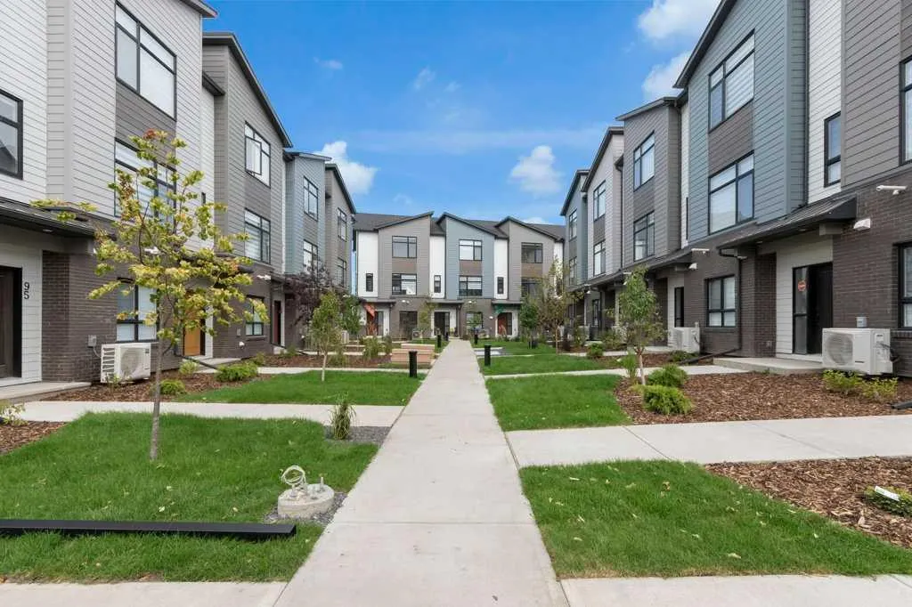 903 Mahogany Boulevard SE, #24