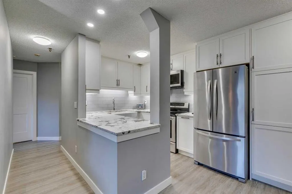 540 18 Avenue SW, #106