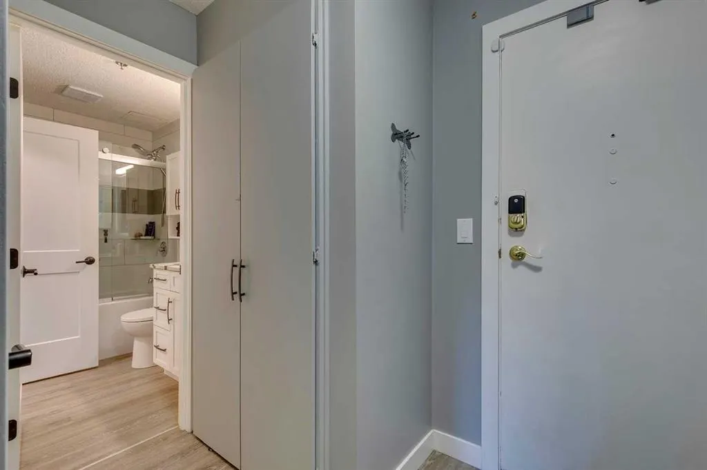 540 18 Avenue SW, #106