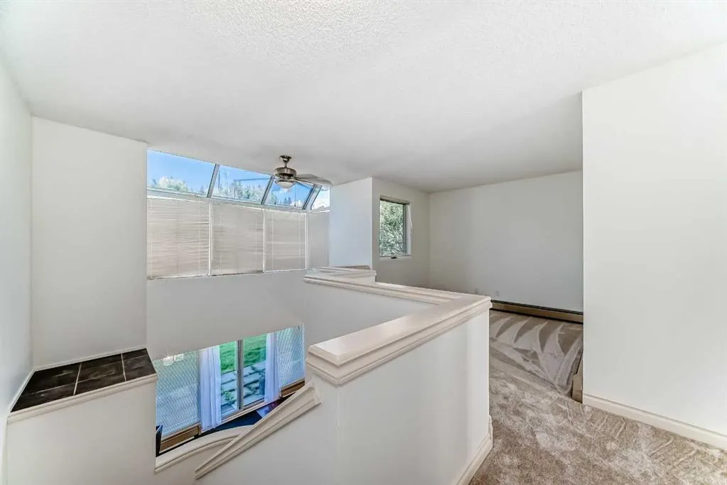 305 Village Mews SW, #10