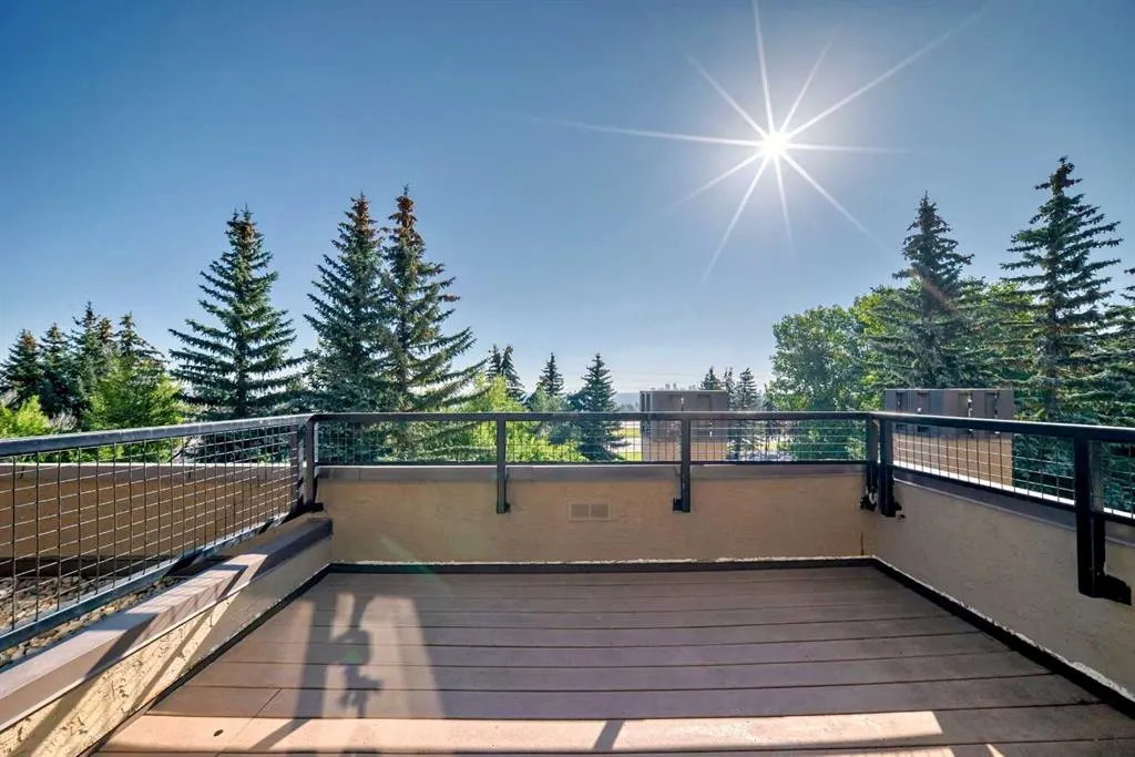 305 Village Mews SW, #10