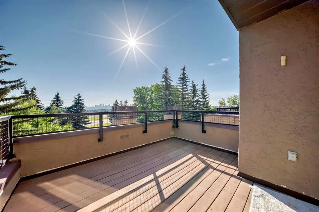 305 Village Mews SW, #10