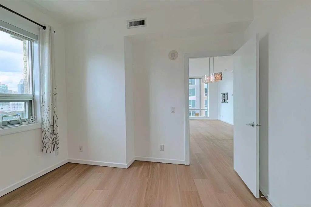 1410 1 Street SE, #601