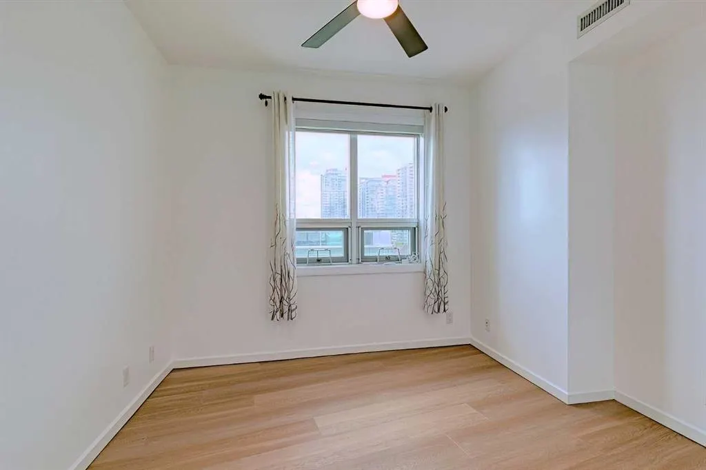 1410 1 Street SE, #601