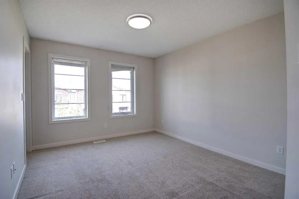 21 Walden Walk SE