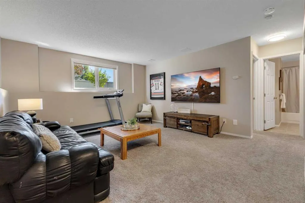 140 Sunlake Gardens SE