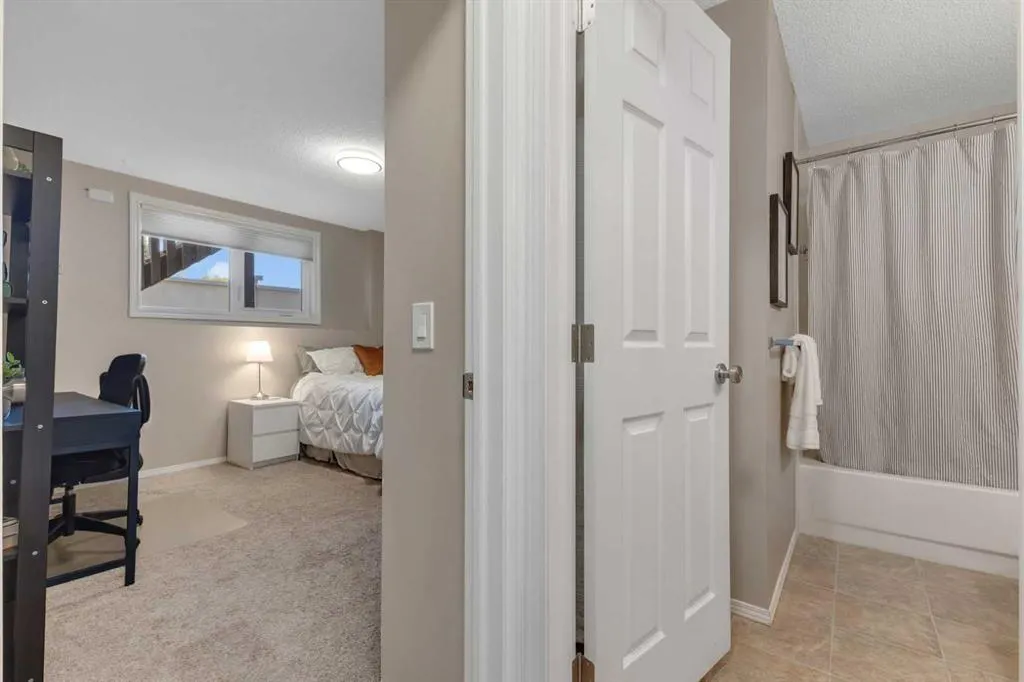 140 Sunlake Gardens SE