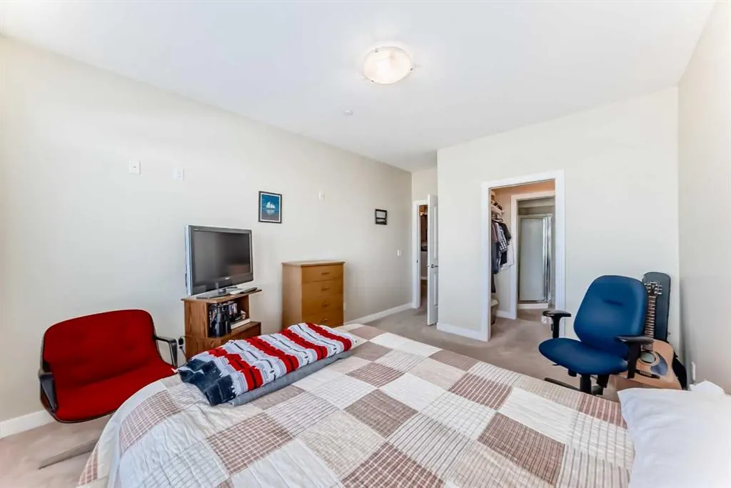 1005A Westmount Drive, #115