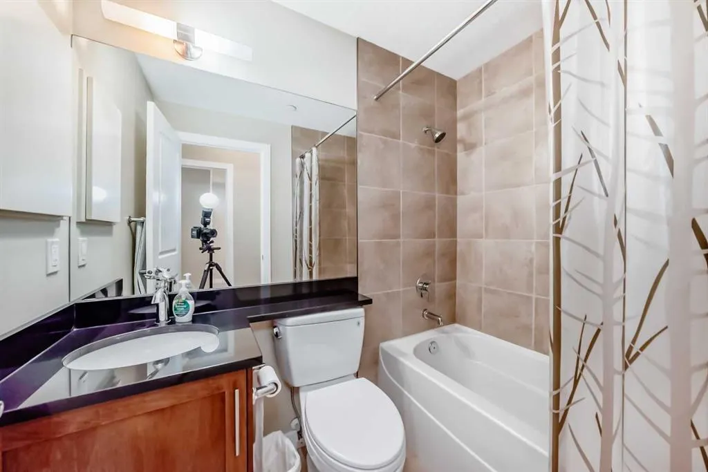 1005A Westmount Drive, #115