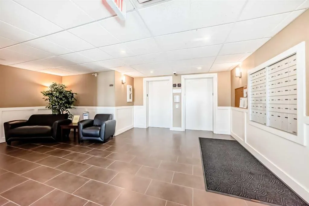 1005A Westmount Drive, #115