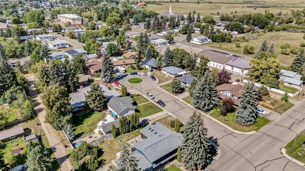 35 Laurel Place W