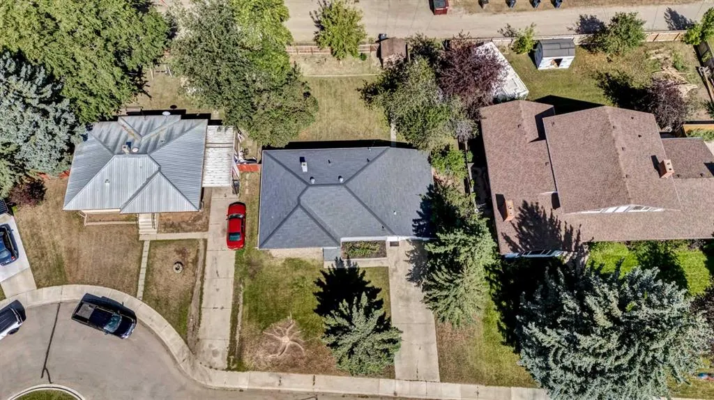 35 Laurel Place W