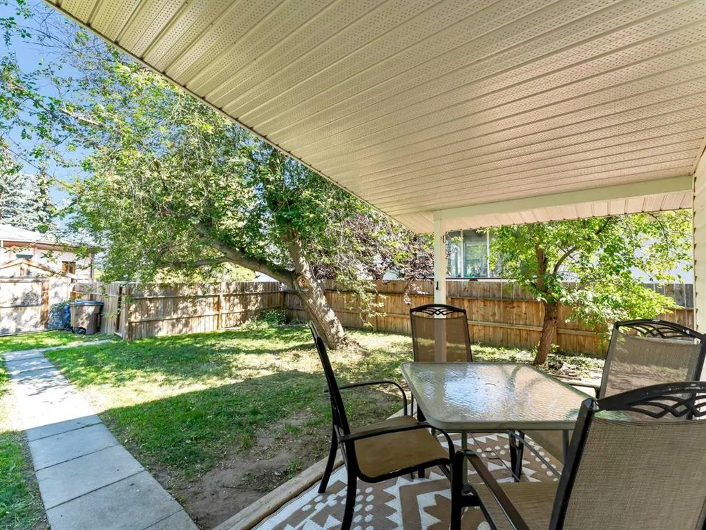 35 Laurel Place W