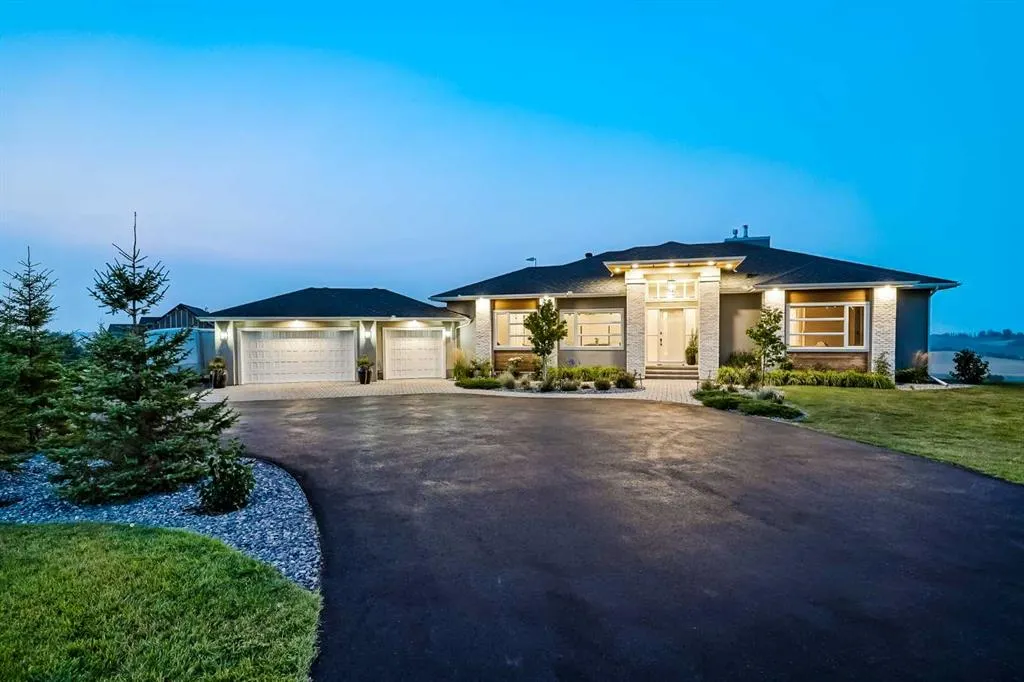 250090 Dynasty Drive W