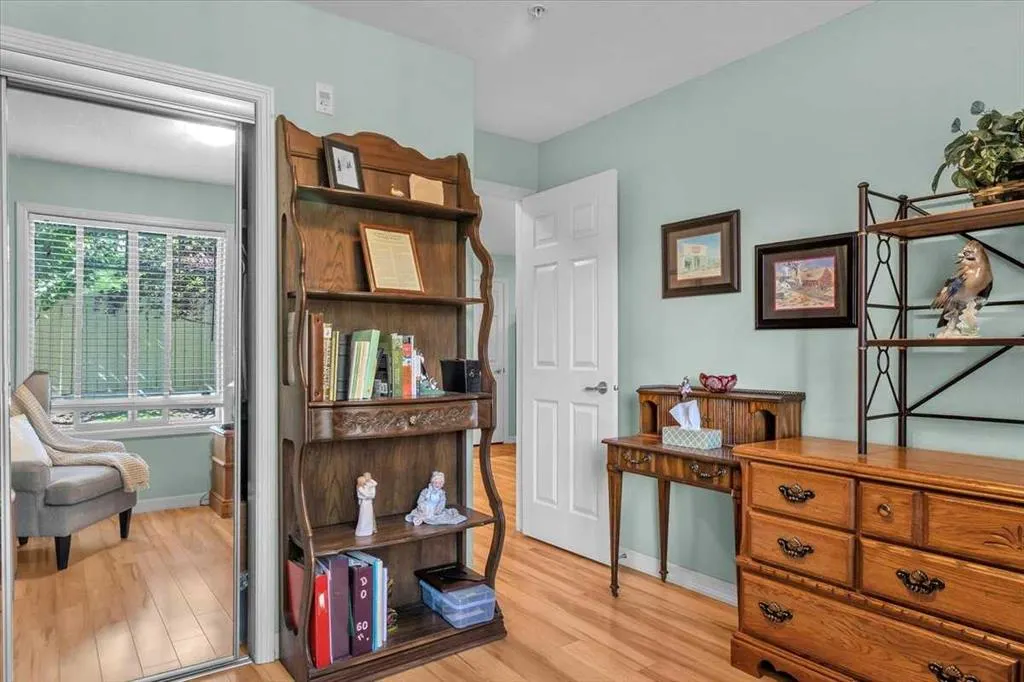 92 Crystal Shores Road, #2110
