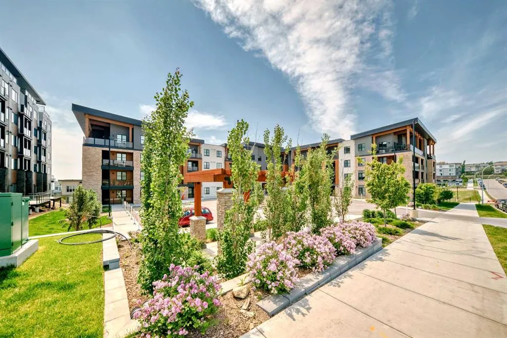 8355 19 Avenue SW, #210