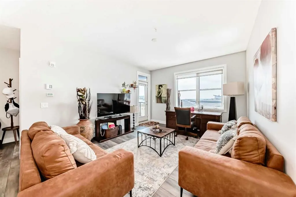 8355 19 Avenue SW, #210