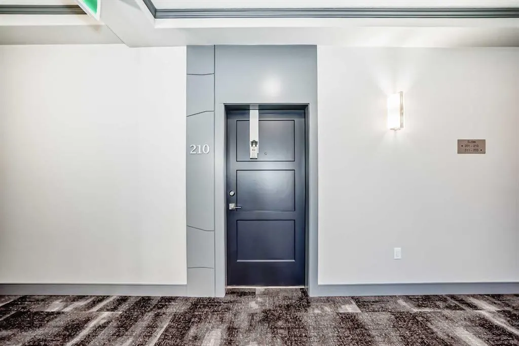 8355 19 Avenue SW, #210