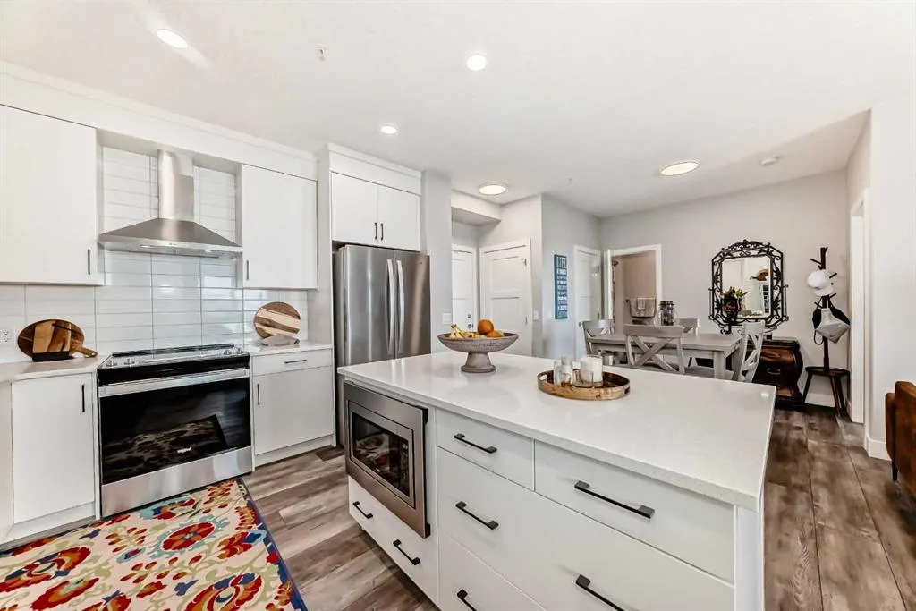 8355 19 Avenue SW, #210