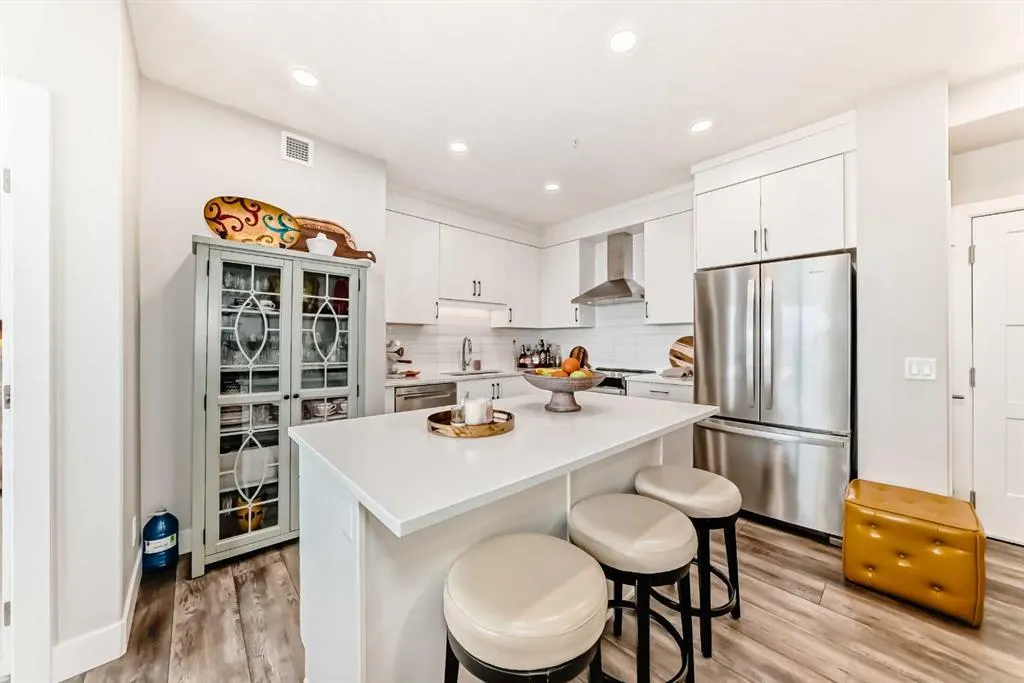 8355 19 Avenue SW, #210