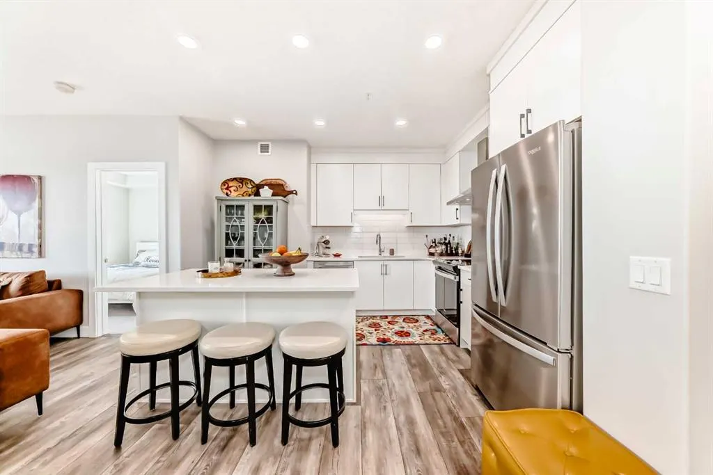 8355 19 Avenue SW, #210