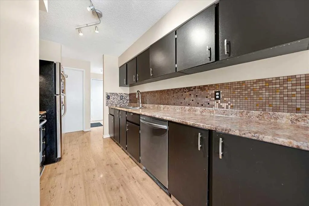 630 57 Avenue SW, #206