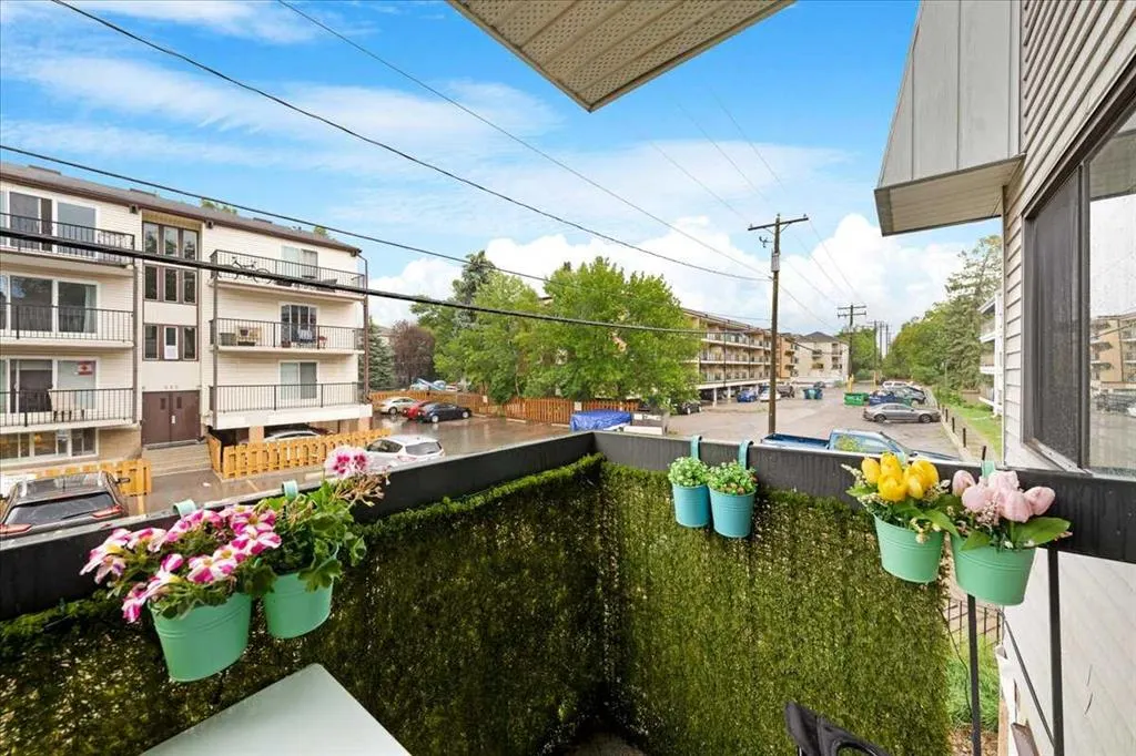 630 57 Avenue SW, #206