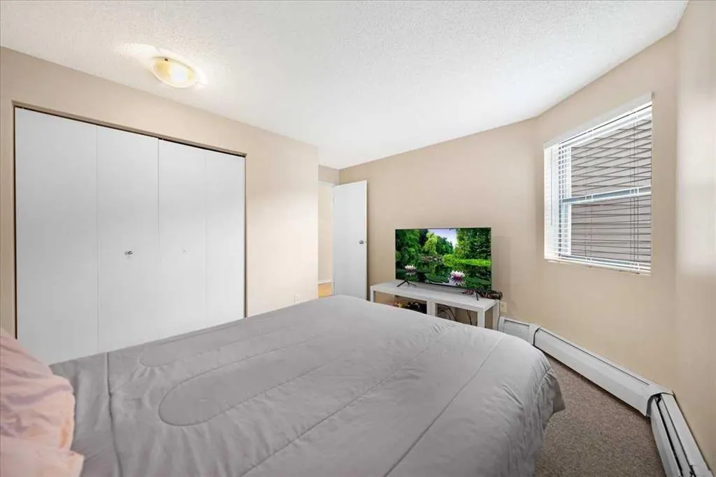 630 57 Avenue SW, #206