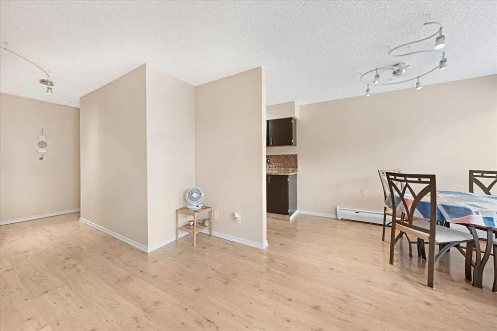 630 57 Avenue SW, #206