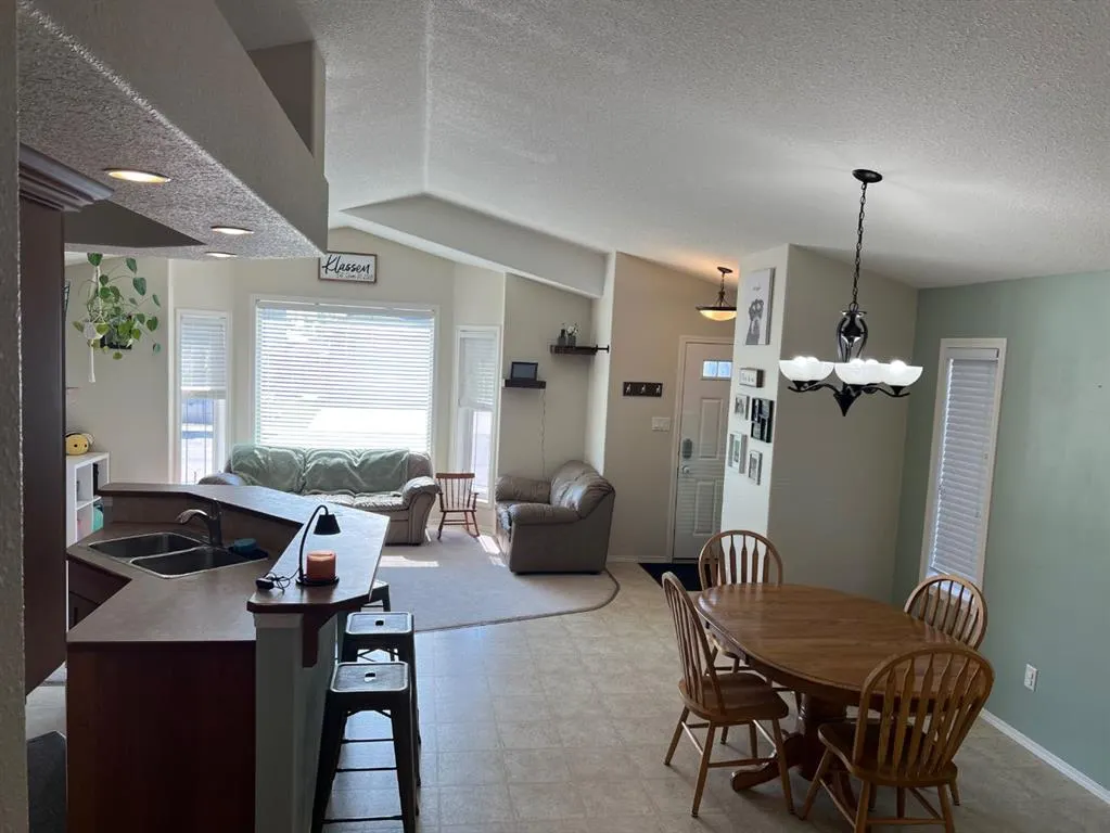 652 Parkside Drive