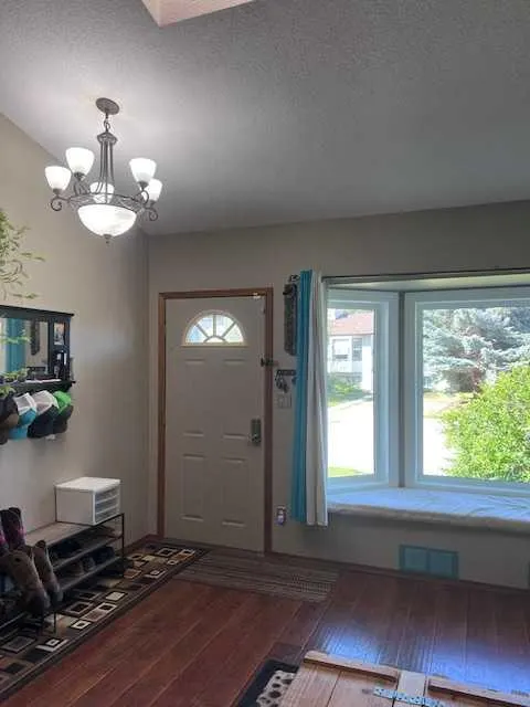 98 Westview Crescent