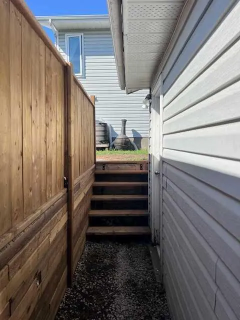 98 Westview Crescent